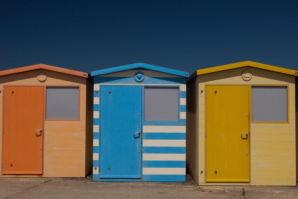 Badehäuser am Strand von Seaford, Sussex, UK